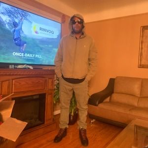 Meet your Posher, Derek